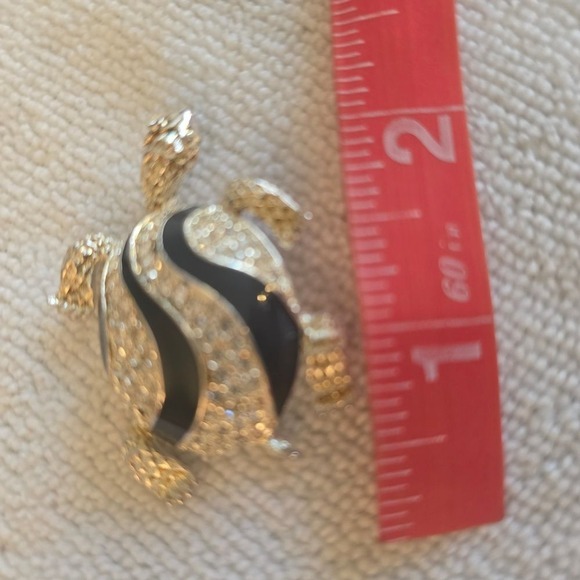St. John Black and Silver‎ Crystal Turtle Brooch - Picture 11 of 11